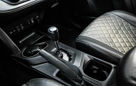 Toyota RAV4, 2016 год, 2 299 000 рублей, 26 фотография