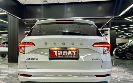 Skoda Karoq I, 2022 год, 1 920 000 рублей, 6 фотография