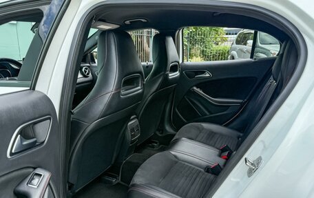 Mercedes-Benz GLA, 2019 год, 1 999 000 рублей, 11 фотография