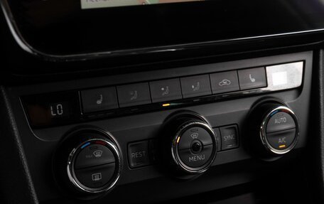 Skoda Superb III рестайлинг, 2015 год, 1 599 000 рублей, 17 фотография