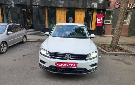 Volkswagen Tiguan II, 2017 год, 2 050 000 рублей, 2 фотография