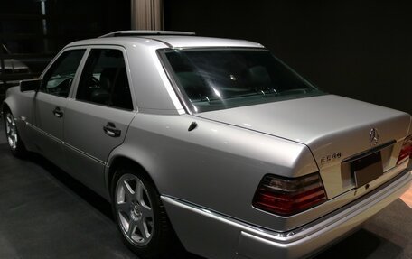 Mercedes-Benz E-Класс, 1994 год, 13 500 000 рублей, 3 фотография