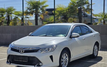 Toyota Camry, 2017 год, 1 590 000 рублей, 3 фотография