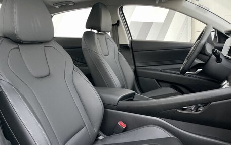 Hyundai Elantra, 2025 год, 2 820 000 рублей, 26 фотография