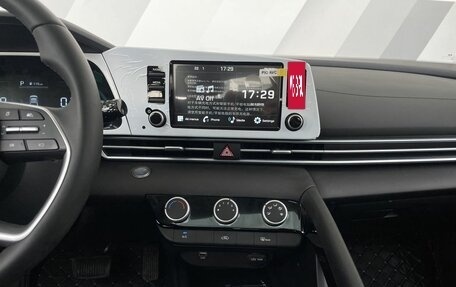 Hyundai Elantra, 2025 год, 2 820 000 рублей, 22 фотография
