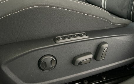 Volkswagen Golf VIII, 2024 год, 3 570 000 рублей, 13 фотография