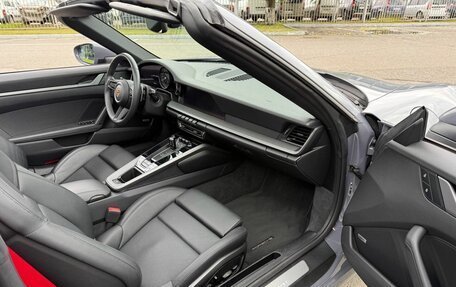 Porsche 911, 2022 год, 15 690 000 рублей, 14 фотография