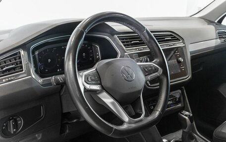 Volkswagen Tiguan II, 2021 год, 3 299 800 рублей, 5 фотография