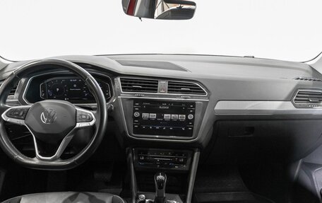 Volkswagen Tiguan II, 2021 год, 3 299 800 рублей, 6 фотография