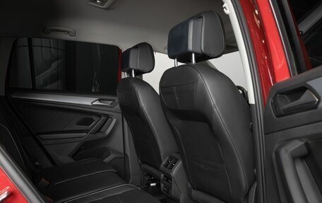Volkswagen Tiguan II, 2021 год, 3 299 800 рублей, 8 фотография