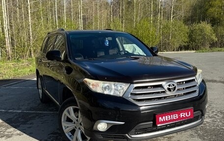 Toyota Highlander III, 2013 год, 2 100 000 рублей, 1 фотография