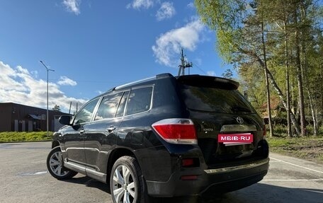 Toyota Highlander III, 2013 год, 2 100 000 рублей, 3 фотография