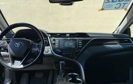 Toyota Camry, 2018 год, 2 990 000 рублей, 9 фотография