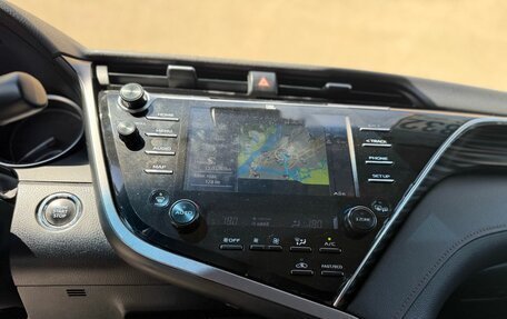 Toyota Camry, 2018 год, 2 990 000 рублей, 14 фотография