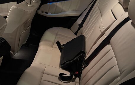 Mercedes-Benz E-Класс, 2013 год, 2 400 000 рублей, 11 фотография