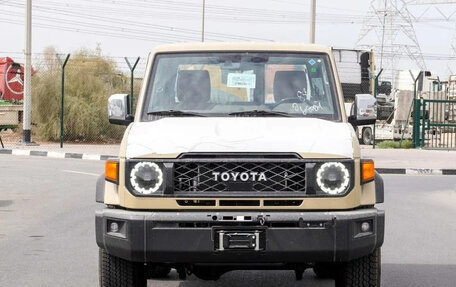 Toyota Land Cruiser 70, 2025 год, 9 860 000 рублей, 2 фотография