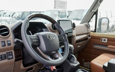Toyota Land Cruiser 70, 2025 год, 9 860 000 рублей, 13 фотография