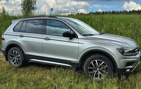 Volkswagen Tiguan II, 2020 год, 2 850 000 рублей, 2 фотография