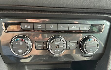 Volkswagen Tiguan II, 2020 год, 2 850 000 рублей, 18 фотография