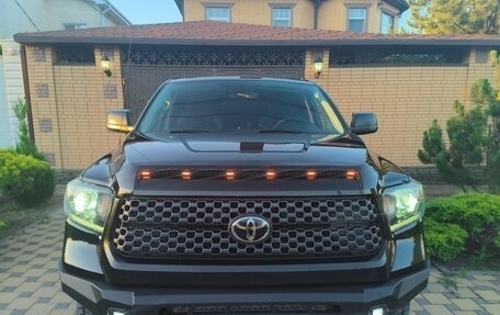Toyota Tundra II, 2019 год, 5 390 000 рублей, 3 фотография