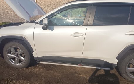 Toyota RAV4, 2021 год, 3 155 000 рублей, 5 фотография