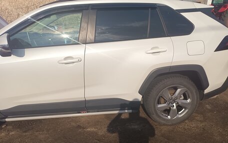 Toyota RAV4, 2021 год, 3 155 000 рублей, 2 фотография