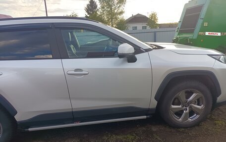 Toyota RAV4, 2021 год, 3 155 000 рублей, 4 фотография