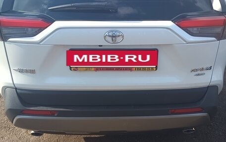 Toyota RAV4, 2021 год, 3 155 000 рублей, 3 фотография