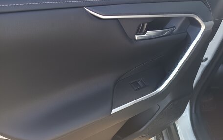 Toyota RAV4, 2021 год, 3 155 000 рублей, 13 фотография