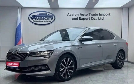 Skoda Superb III рестайлинг, 2023 год, 1 794 027 рублей, 1 фотография