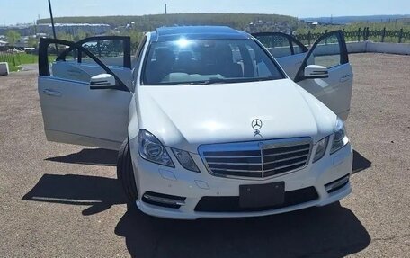 Mercedes-Benz E-Класс, 2011 год, 1 670 000 рублей, 2 фотография