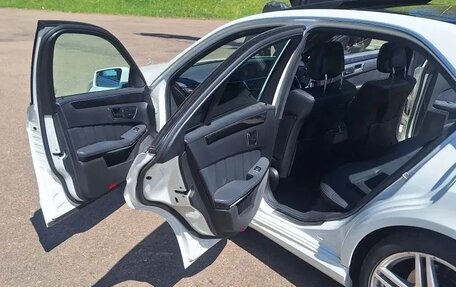 Mercedes-Benz E-Класс, 2011 год, 1 670 000 рублей, 4 фотография
