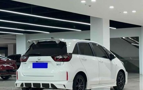Honda Fit, 2022 год, 1 055 000 рублей, 3 фотография