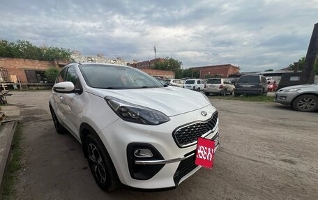 KIA Sportage IV рестайлинг, 2020 год, 2 400 000 рублей, 2 фотография