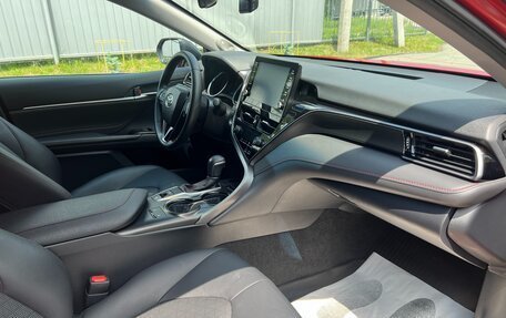 Toyota Camry, 2021 год, 3 550 000 рублей, 9 фотография