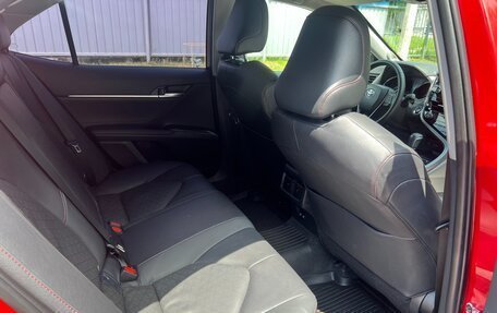 Toyota Camry, 2021 год, 3 550 000 рублей, 10 фотография