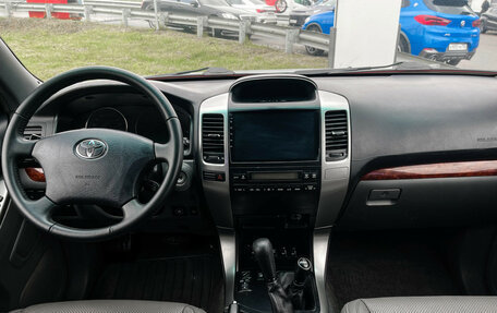 Toyota Land Cruiser Prado 120 рестайлинг, 2004 год, 1 497 000 рублей, 13 фотография