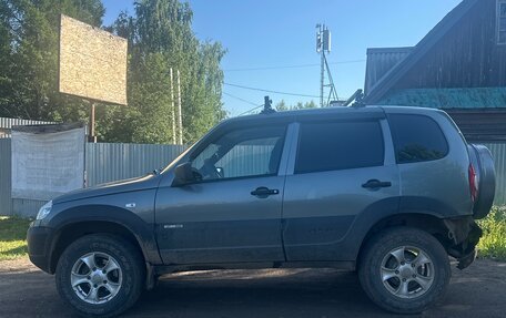Chevrolet Niva I рестайлинг, 2018 год, 560 000 рублей, 6 фотография