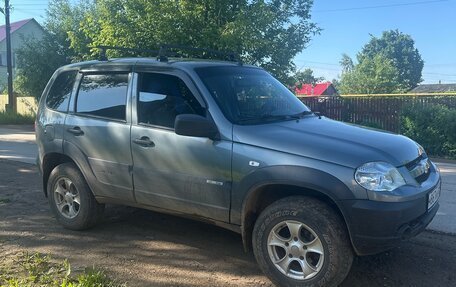 Chevrolet Niva I рестайлинг, 2018 год, 560 000 рублей, 2 фотография