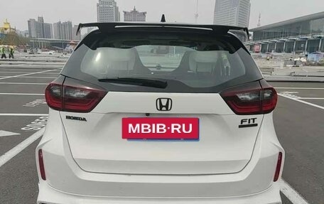 Honda Fit, 2021 год, 1 100 000 рублей, 6 фотография