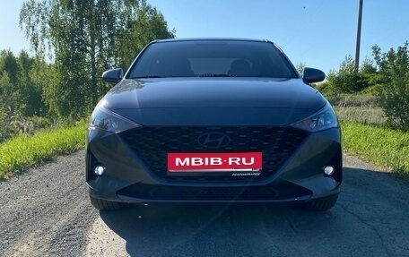 Hyundai Solaris II рестайлинг, 2021 год, 1 800 000 рублей, 1 фотография