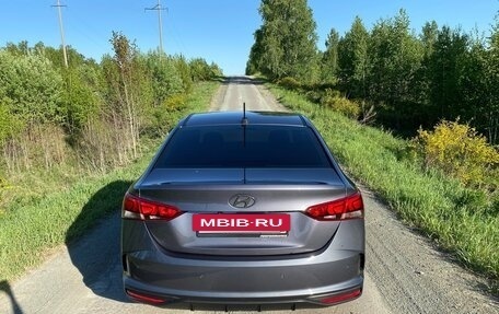 Hyundai Solaris II рестайлинг, 2021 год, 1 800 000 рублей, 4 фотография