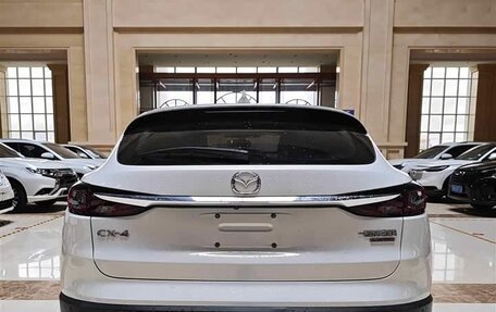 Mazda CX-4, 2022 год, 1 780 000 рублей, 5 фотография
