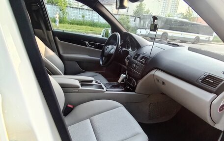 Mercedes-Benz C-Класс, 2010 год, 1 100 000 рублей, 13 фотография