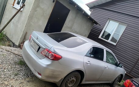 Toyota Corolla, 2011 год, 800 000 рублей, 3 фотография
