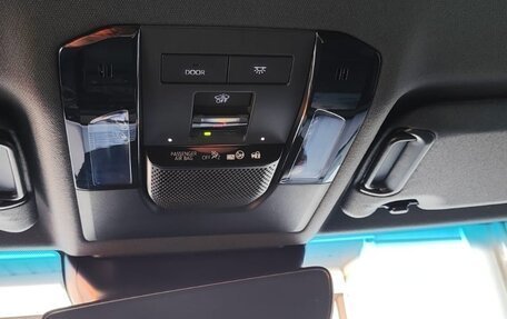 Toyota Land Cruiser Prado, 2024 год, 8 700 000 рублей, 20 фотография