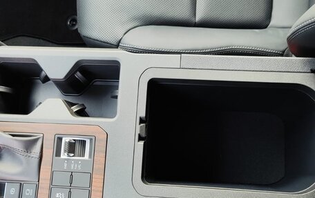 Toyota Land Cruiser Prado, 2024 год, 8 700 000 рублей, 27 фотография