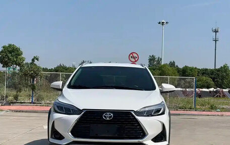 Toyota Yaris XP150 рестайлинг, 2022 год, 1 033 000 рублей, 2 фотография