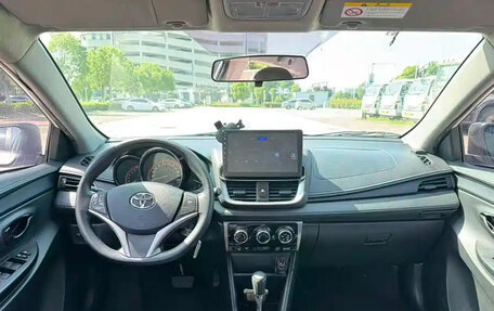 Toyota Yaris XP150 рестайлинг, 2022 год, 1 033 000 рублей, 7 фотография