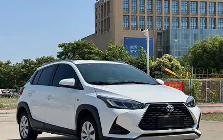 Toyota Yaris XP150 рестайлинг, 2022 год, 1 033 000 рублей, 3 фотография